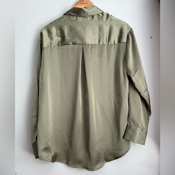 Ardene Green Button-Up Blouse Shirt Women's Medium NWT - Picture 2 of 7